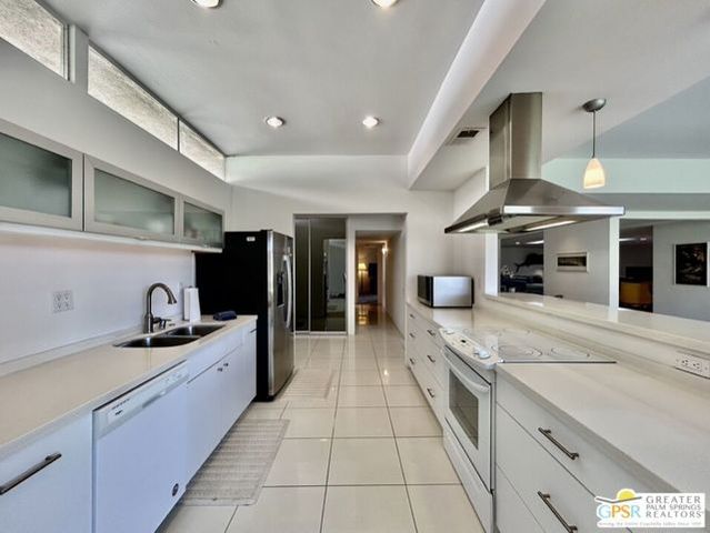 197 Desert Lakes Drive, Palm Springs, CA 92264