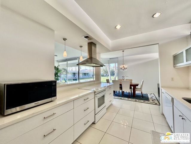 197 Desert Lakes Drive, Palm Springs, CA 92264