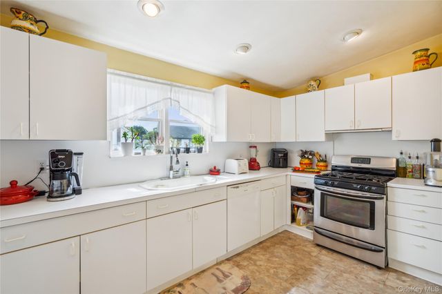 25 Davison Avenue, East Rockaway, NY 11518