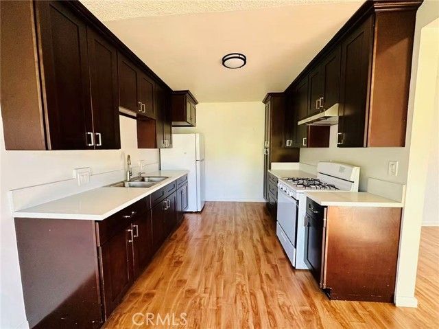 933 N Alameda Avenue 6, Azusa, CA 91702