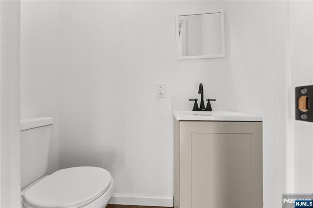 96 Prospect Terrace, East Rutherford, NJ 07073