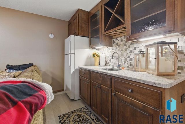 3518 S Matthew Dr Drive, Sioux Falls, SD 57103