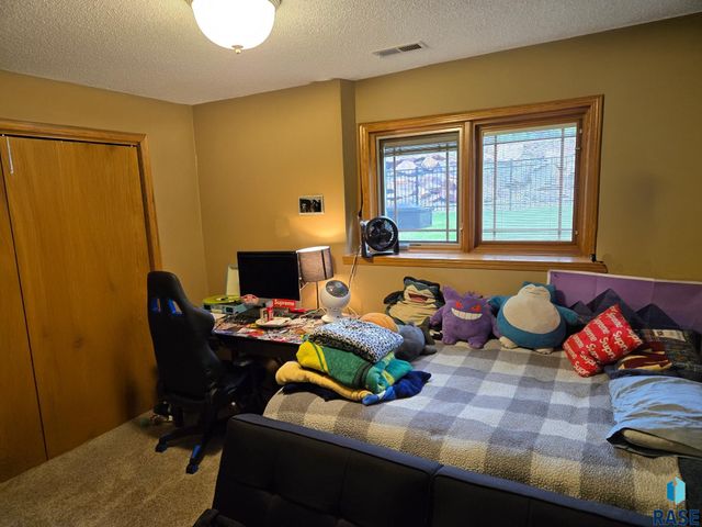 3518 S Matthew Dr Drive, Sioux Falls, SD 57103