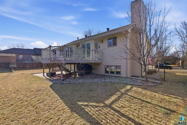 3518 S Matthew Dr Drive, Sioux Falls, SD 57103