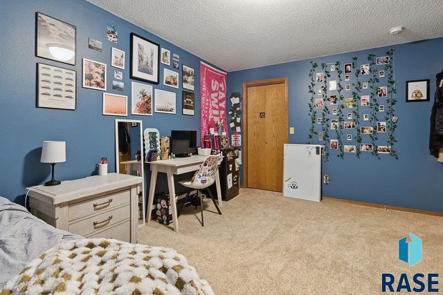 3518 S Matthew Dr Drive, Sioux Falls, SD 57103