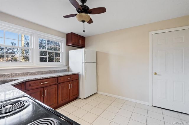 445 S Wellwood Avenue, Lindenhurst, NY 11757