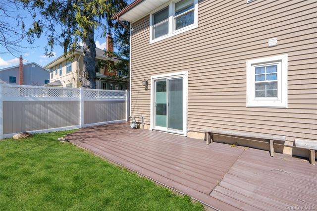 445 S Wellwood Avenue, Lindenhurst, NY 11757