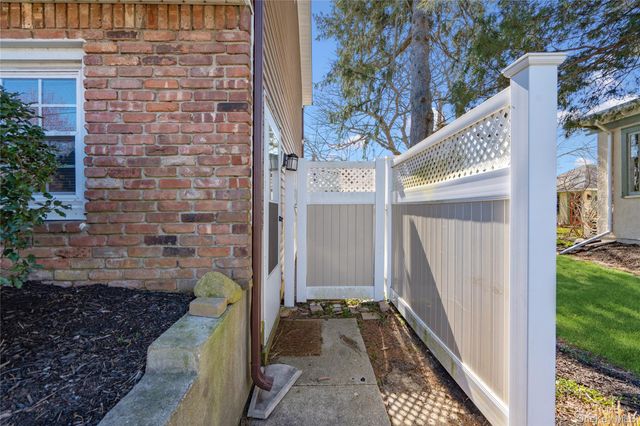 445 S Wellwood Avenue, Lindenhurst, NY 11757