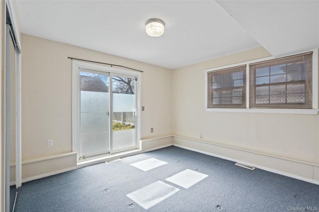 445 S Wellwood Avenue, Lindenhurst, NY 11757