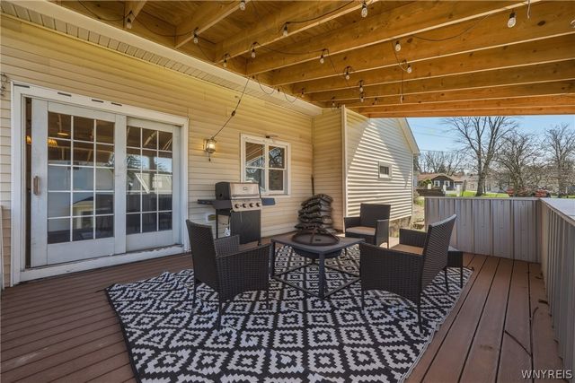 66 Canada Street, Holland, NY 14080