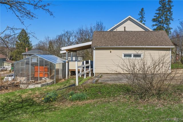 66 Canada Street, Holland, NY 14080