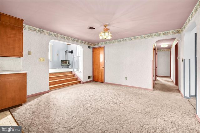 627 PINE HILL RD, Lititz, PA 17543
