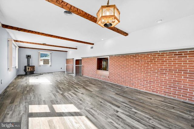 627 PINE HILL RD, Lititz, PA 17543