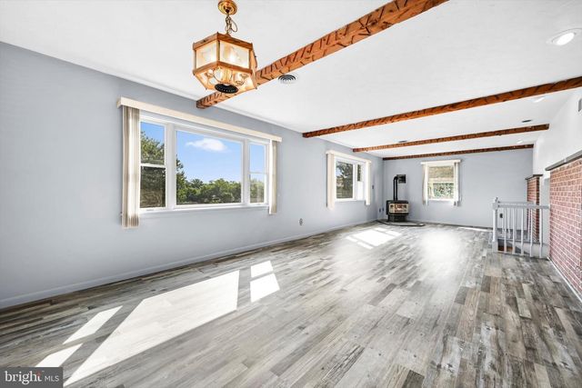 627 PINE HILL RD, Lititz, PA 17543