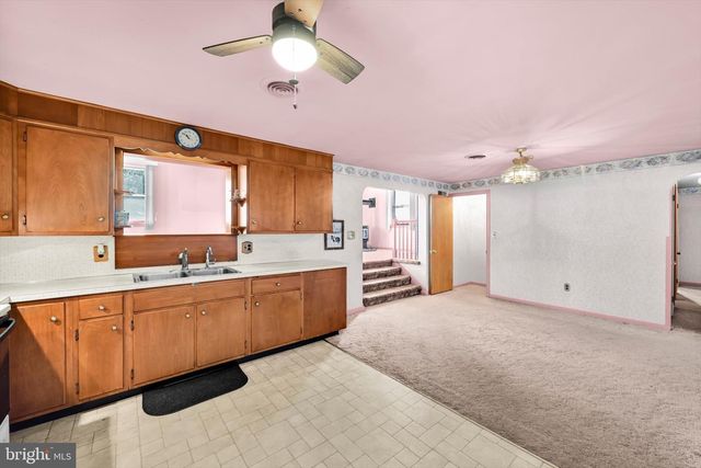 627 PINE HILL RD, Lititz, PA 17543