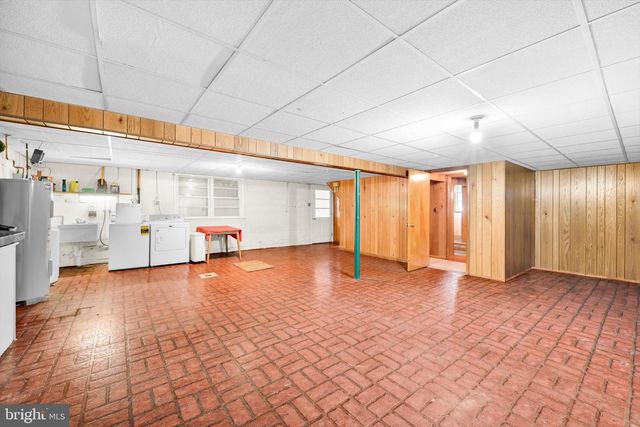 627 PINE HILL RD, Lititz, PA 17543