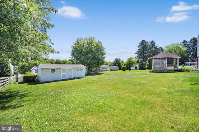 627 PINE HILL RD, Lititz, PA 17543