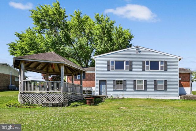 627 PINE HILL RD, Lititz, PA 17543
