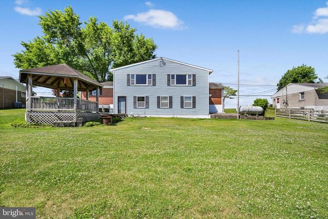 627 PINE HILL RD, Lititz, PA 17543