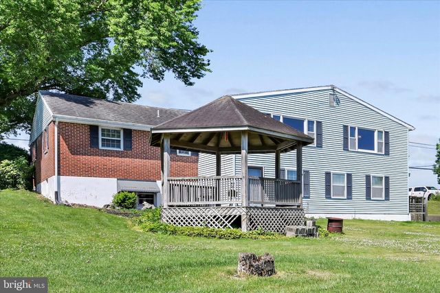627 PINE HILL RD, Lititz, PA 17543
