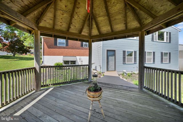 627 PINE HILL RD, Lititz, PA 17543