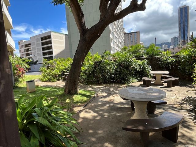 750 Amana Street 2005, Honolulu, HI 96814