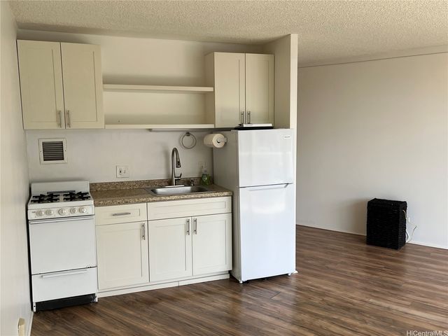 750 Amana Street 2005, Honolulu, HI 96814