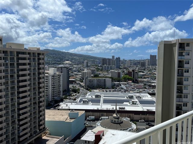 750 Amana Street 2005, Honolulu, HI 96814
