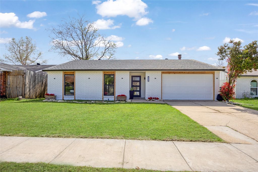 5412 Gibson Drive, The Colony, TX 75056