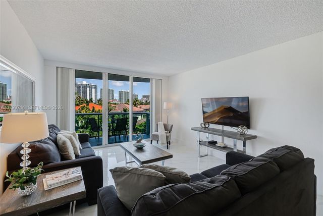 19370 Collins Avenue 324, Sunny Isles Beach, FL 33160