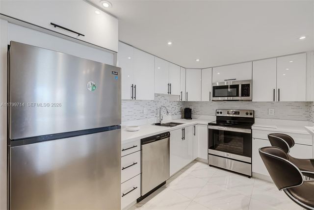 19370 Collins Avenue 324, Sunny Isles Beach, FL 33160
