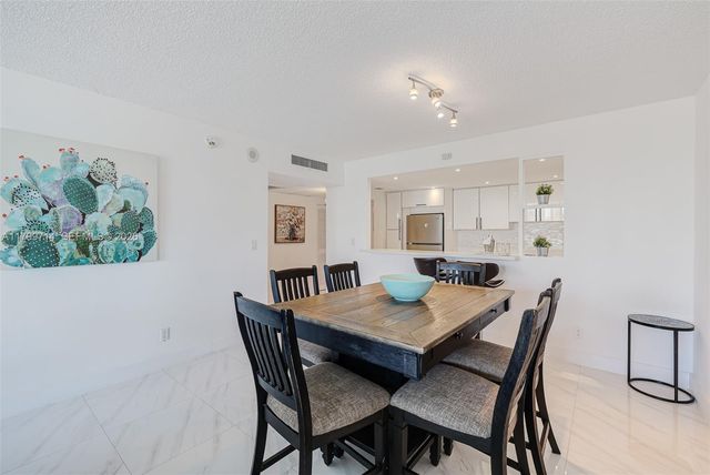 19370 Collins Avenue 324, Sunny Isles Beach, FL 33160