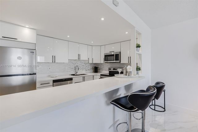 19370 Collins Avenue 324, Sunny Isles Beach, FL 33160