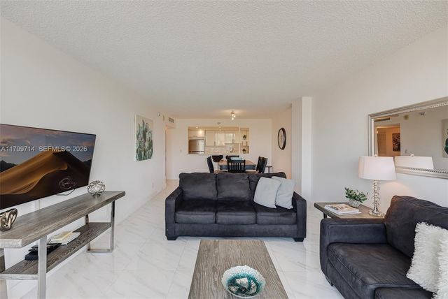 19370 Collins Avenue 324, Sunny Isles Beach, FL 33160