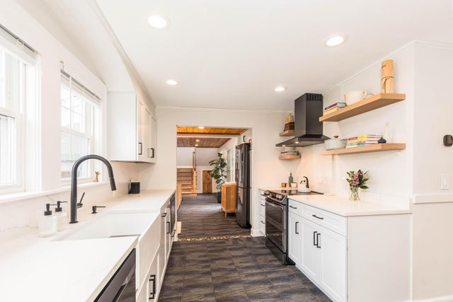 114 Fairview Avenue, Portsmouth, NH 03801