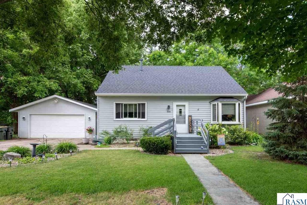 318 W Livermore Street, St. Peter, MN 56082