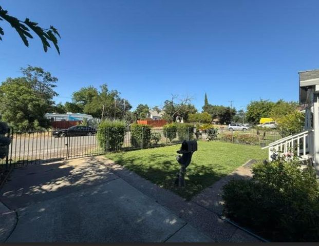 1716 Eldridge Ave, Sacramento, CA 95815