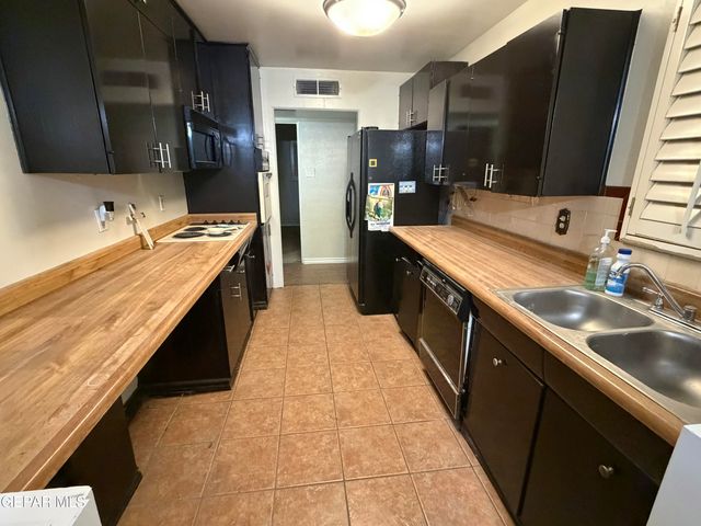 8208 Dempsey Avenue, El Paso, TX 79925