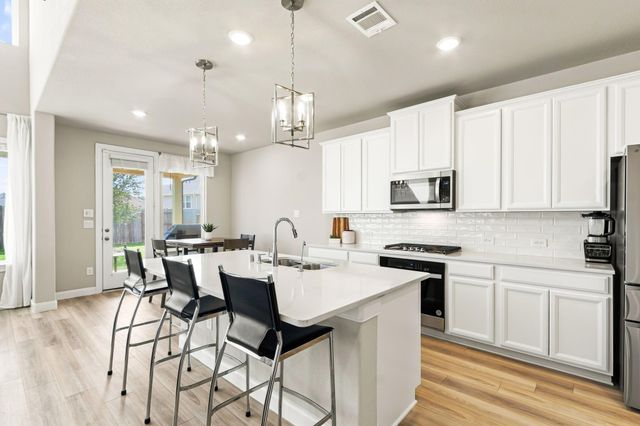 7050 Lauren Oak Drive, Conroe, TX 77304