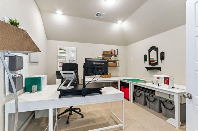 7050 Lauren Oak Drive, Conroe, TX 77304