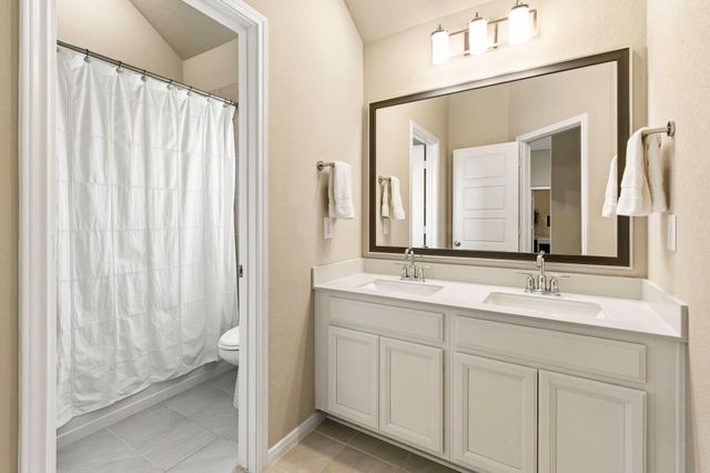 7050 Lauren Oak Drive, Conroe, TX 77304