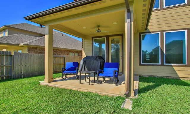 7050 Lauren Oak Drive, Conroe, TX 77304