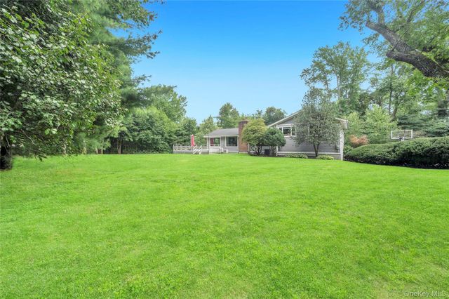 125 Hicks Lane, Great Neck, NY 11024