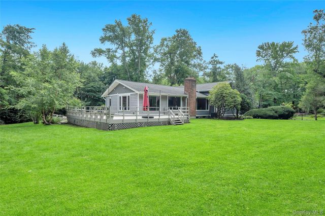 125 Hicks Lane, Great Neck, NY 11024