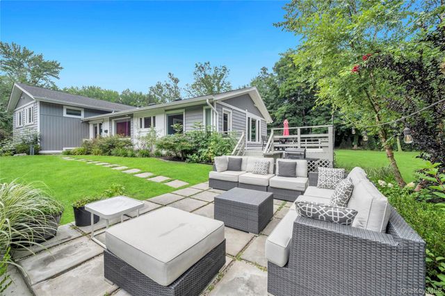 125 Hicks Lane, Great Neck, NY 11024