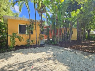 6624 SW 78th Ter, South Miami, FL 33143