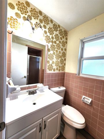 1401 E Sherman Drive, Denton, TX 76209