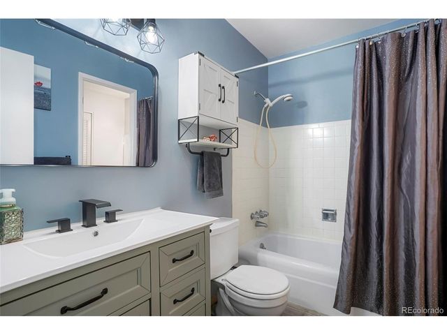 538 S Xenon Ct, Lakewood, CO 80228