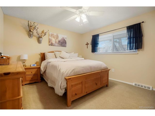 538 S Xenon Ct, Lakewood, CO 80228