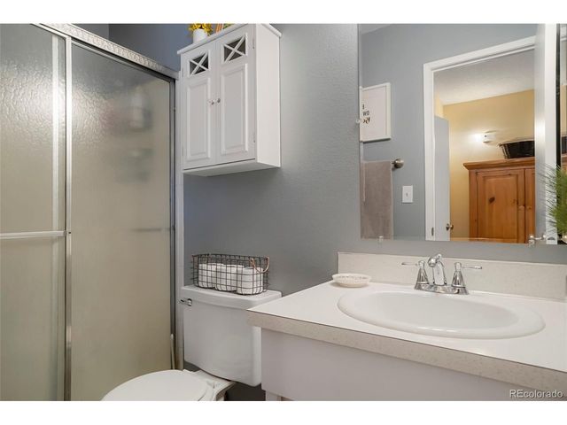 538 S Xenon Ct, Lakewood, CO 80228